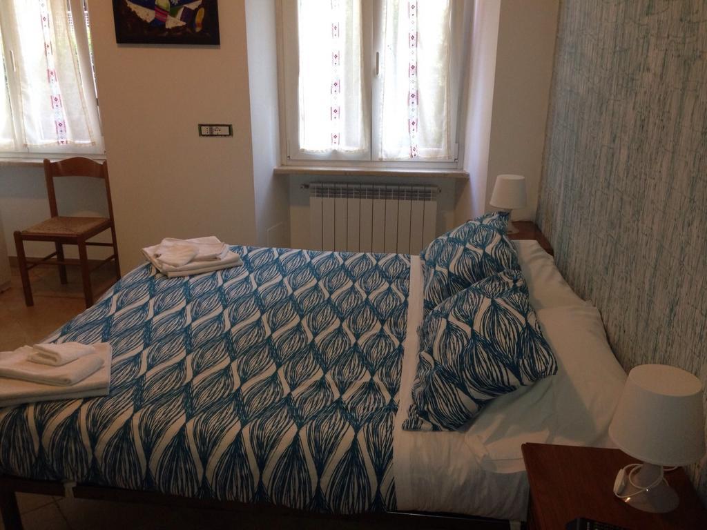 B & B Leonard Acqui Rome Chambre photo